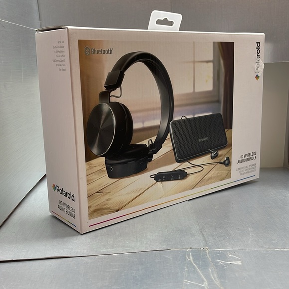BNIB Polaroid Wireless Audio Bundle Headphone Bluetooth - Picture 6 of 6